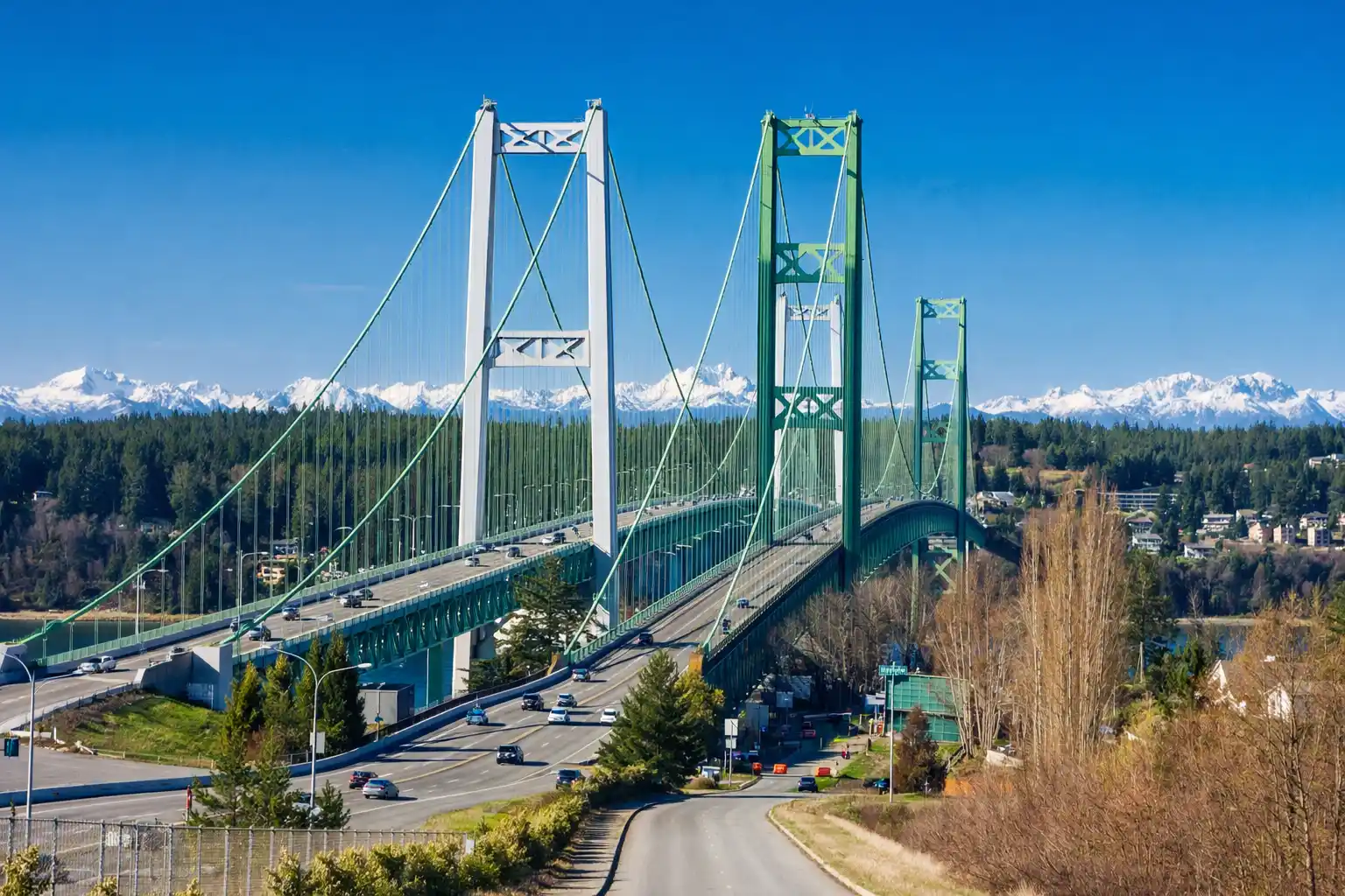 mountains and bridge in tacoma