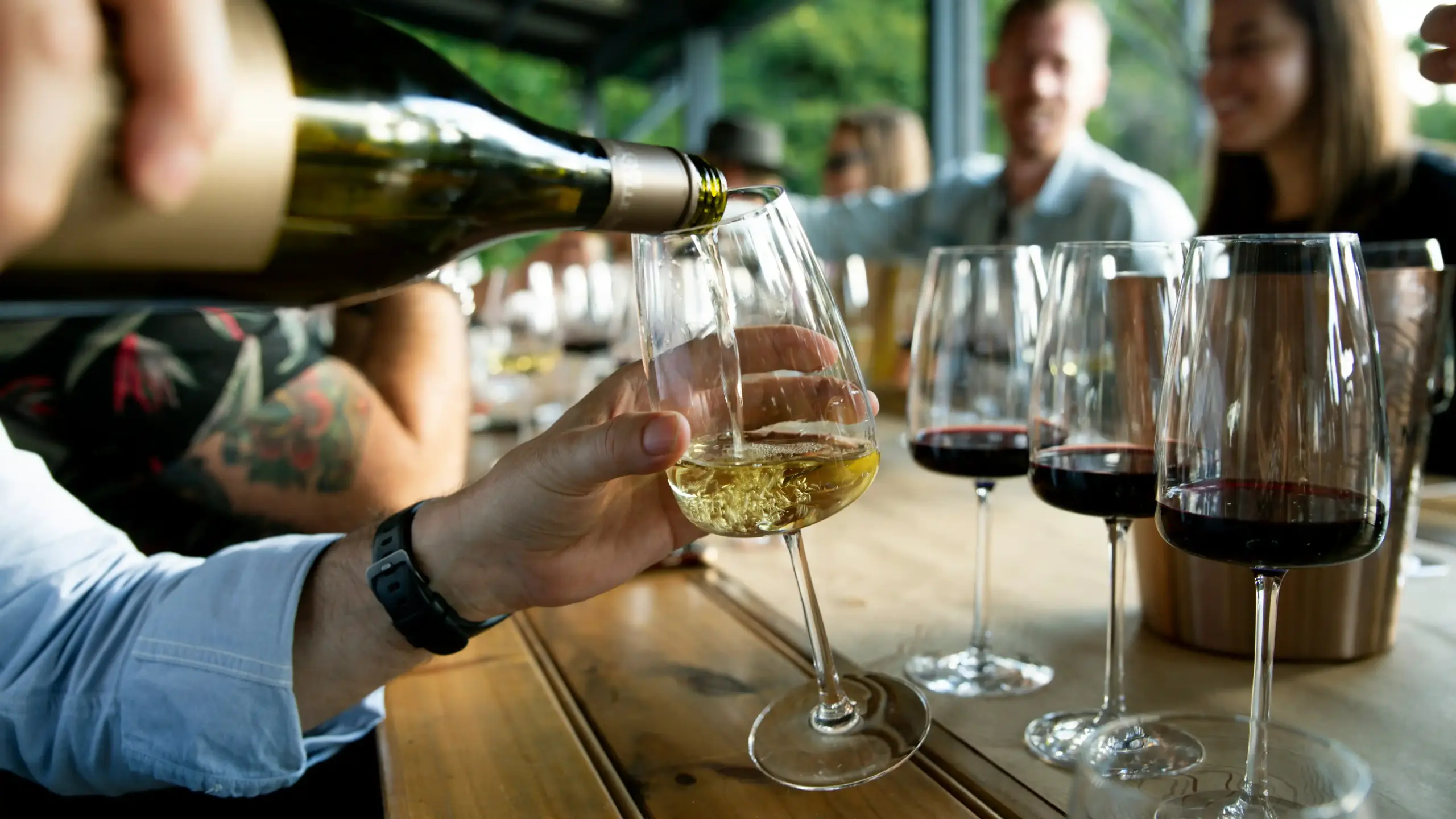 5 Reasons to Book a Wine Tasting Tour in Woodinville
