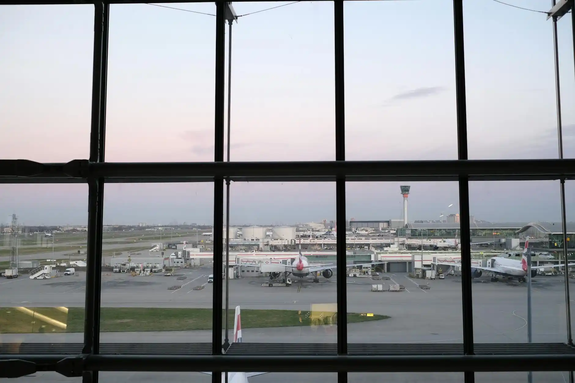 How to Book an Airport Limo Service for Early Morning Seattle Flights