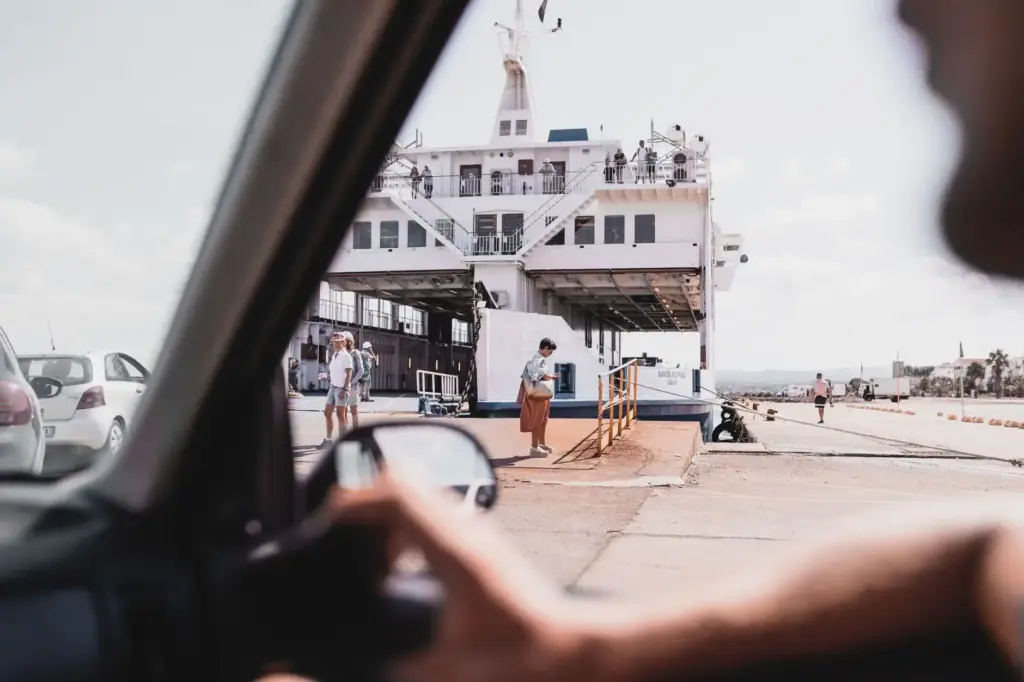 Luxury Car Service from Anacortes Ferry to Seattle (SUV Available)