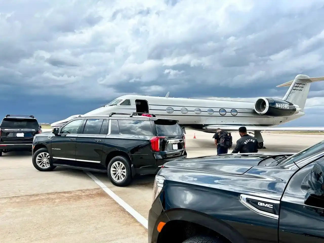 How to get through Airport like a Celebrity and Meet and Greet