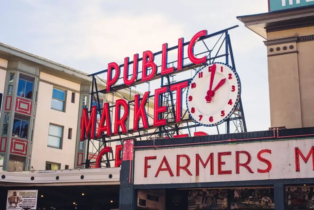 Pike Place Market , Space Needle & City Tour with Airport Transfer